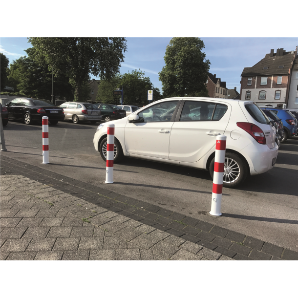 Barrier posts | Steel tube  102 x 2,9 mm | stationary, for casting in concrete | hot-dip galvanized and white coatedwith three red reflecting stripes | with 1 eyelet